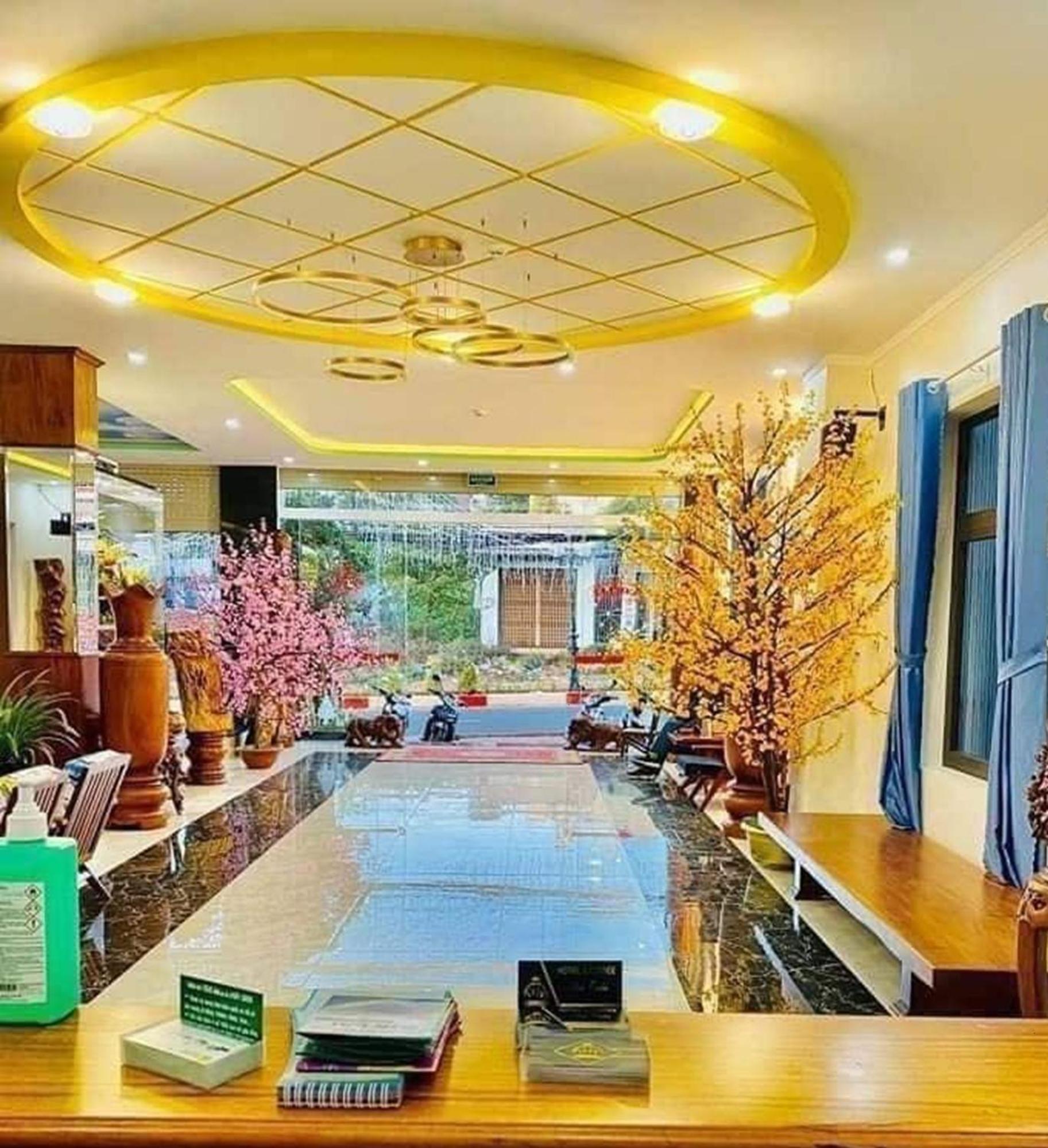 Anh Tuan Hotel & Coffee - Pleiku, Gia Lai Exterior photo