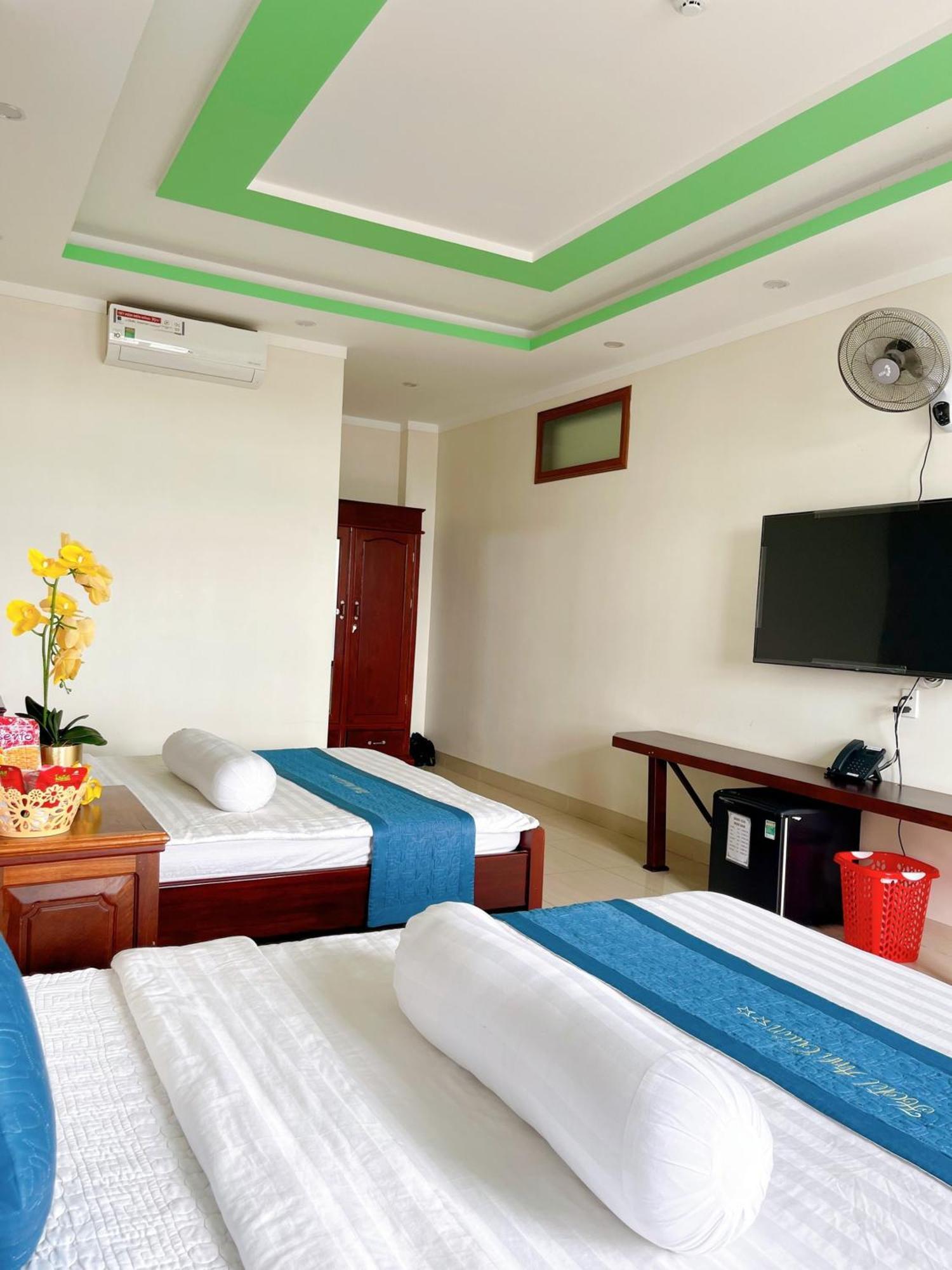 Anh Tuan Hotel & Coffee - Pleiku, Gia Lai Exterior photo