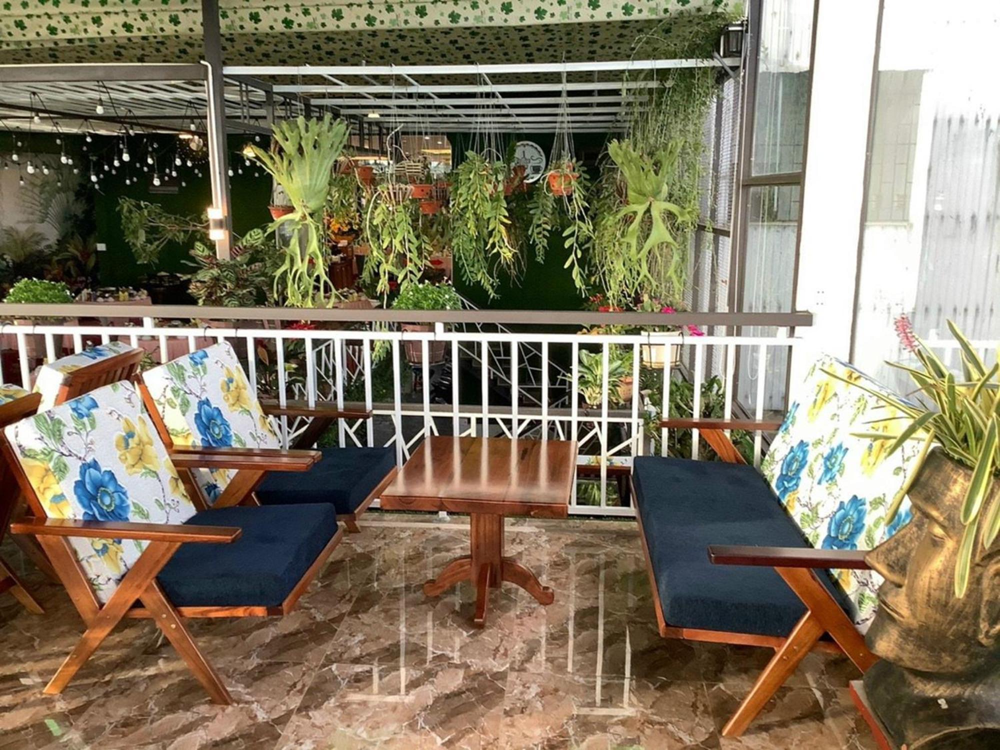 Anh Tuan Hotel & Coffee - Pleiku, Gia Lai Exterior photo