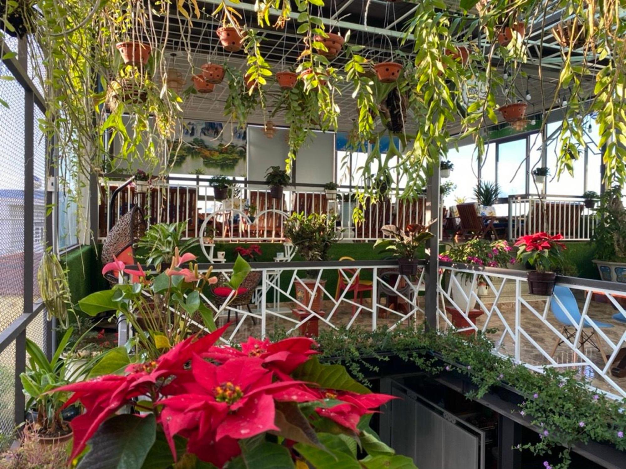 Anh Tuan Hotel & Coffee - Pleiku, Gia Lai Exterior photo